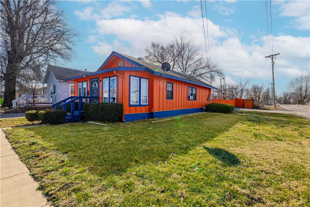 12912 7th Street, Grandview, MO 64030