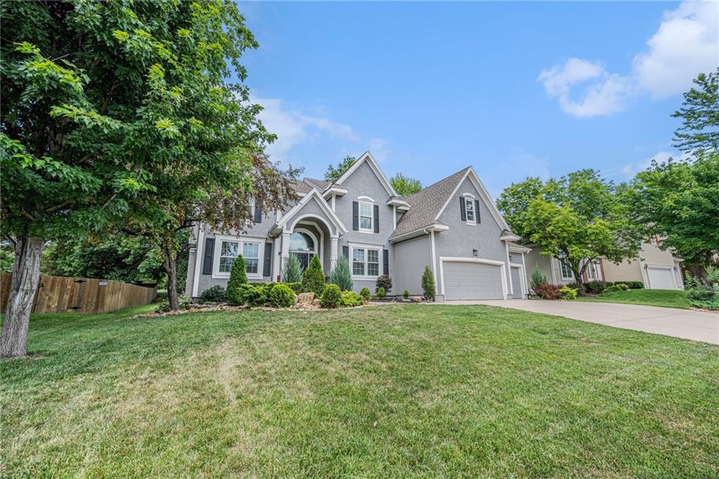 7325 OAKVIEW Street, Shawnee, KS 66216