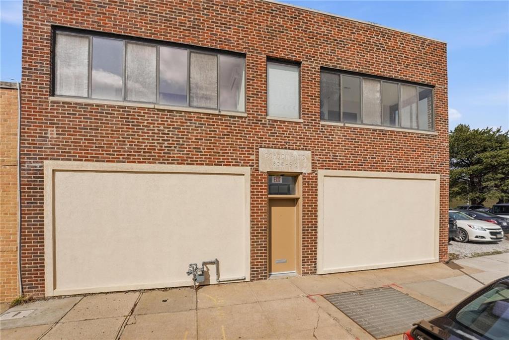 808 E 10th Street, Kansas City, MO 64106