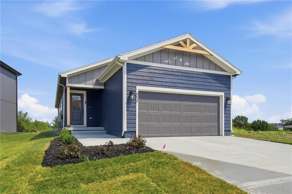 804 Glenn Circle, Raymore, MO 64083