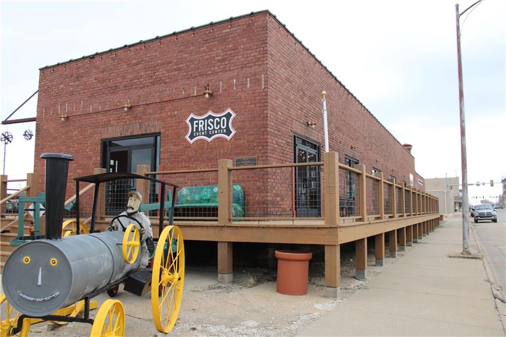 320 N Locust Street, Pittsburg, KS 66762