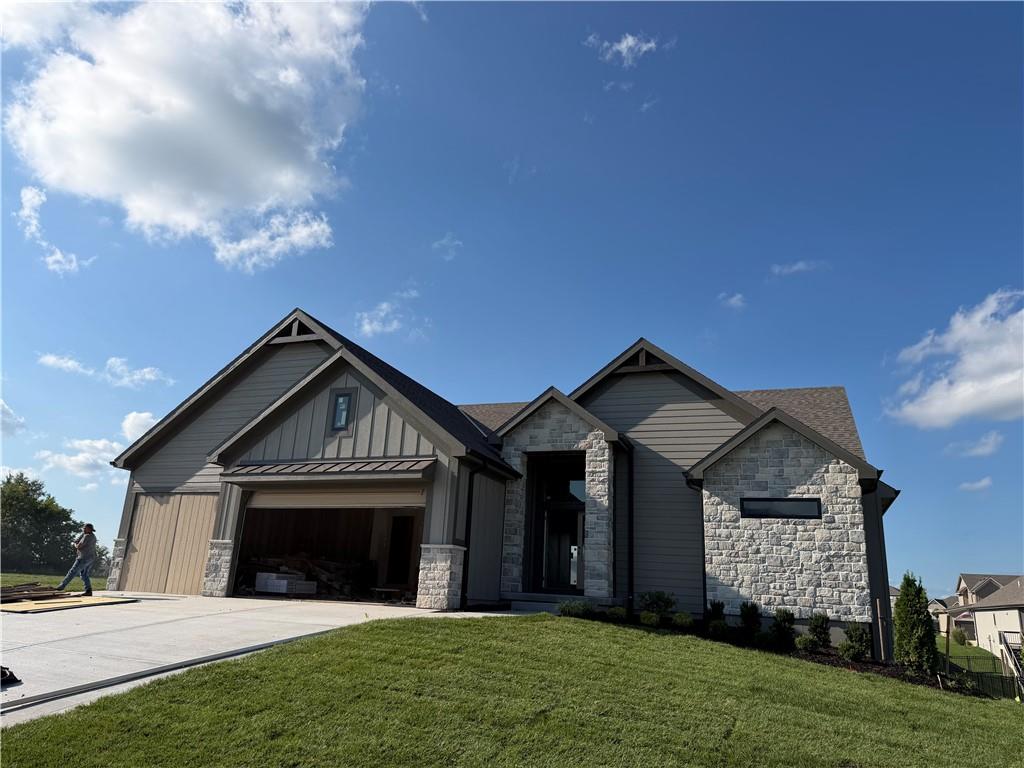 1100 Deer Run Drive, Greenwood, MO 64034