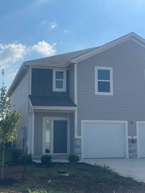 1704 Grayhawk Drive, Basehor, KS 66007