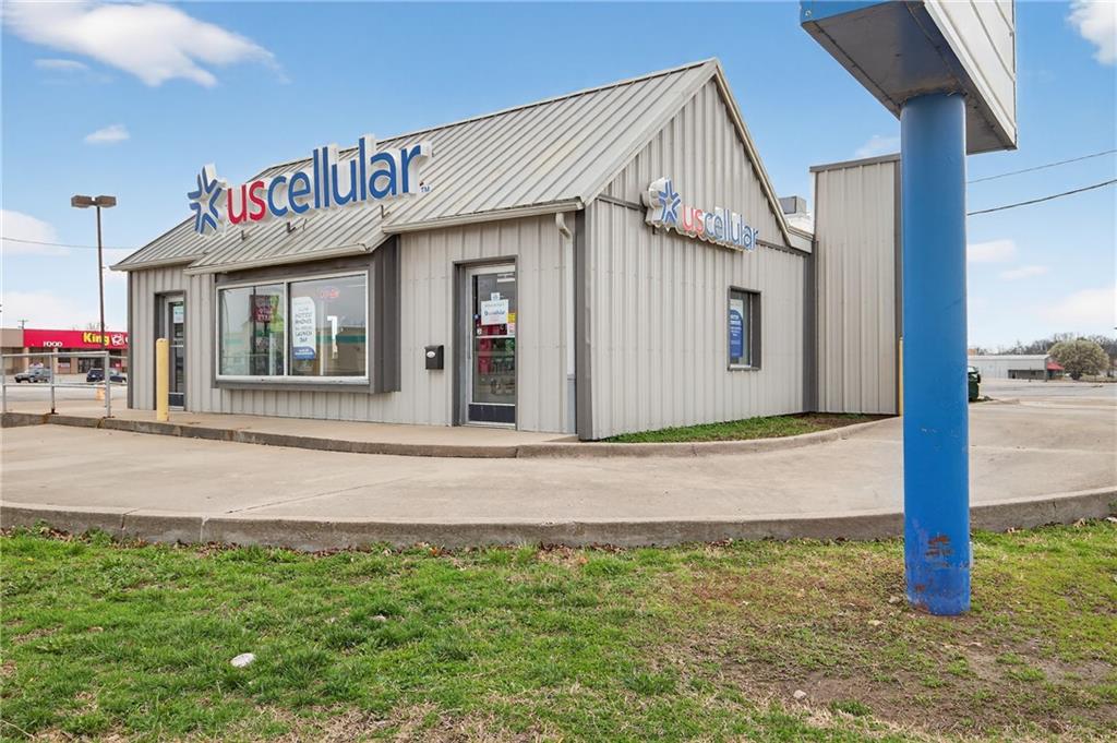 2120 Main Street, Parsons, KS 67357