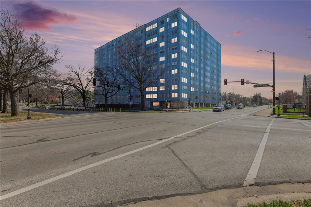 333 W Meyer Boulevard, Kansas City, MO 64113