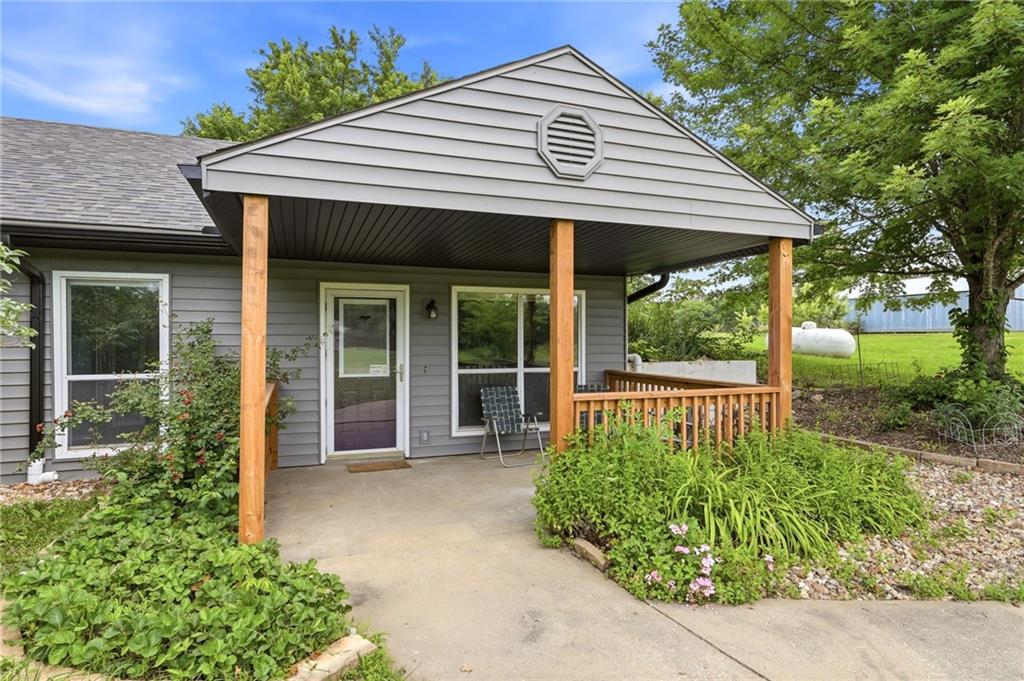 1641 NW 100 Road, Kingsville, MO 64040