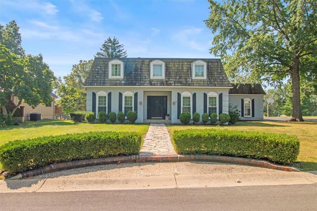 420 Golfview Drive, Blue Springs, MO 64014