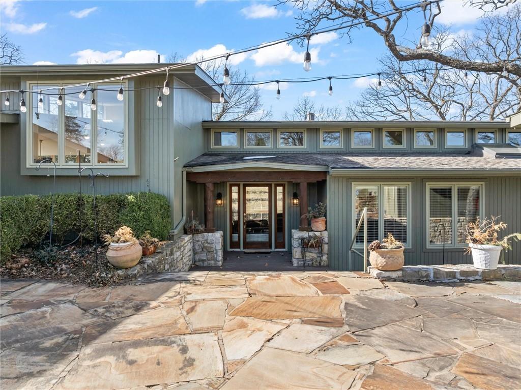254 Arapahoe Circle, Lake Quivira, KS 66217