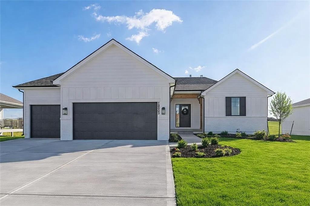 19317 Skyview Lane, Spring Hill, KS 66083
