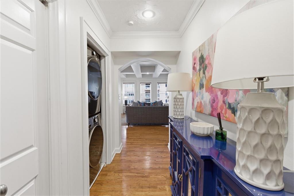 229 Ward Parkway, Kansas City, MO 64112