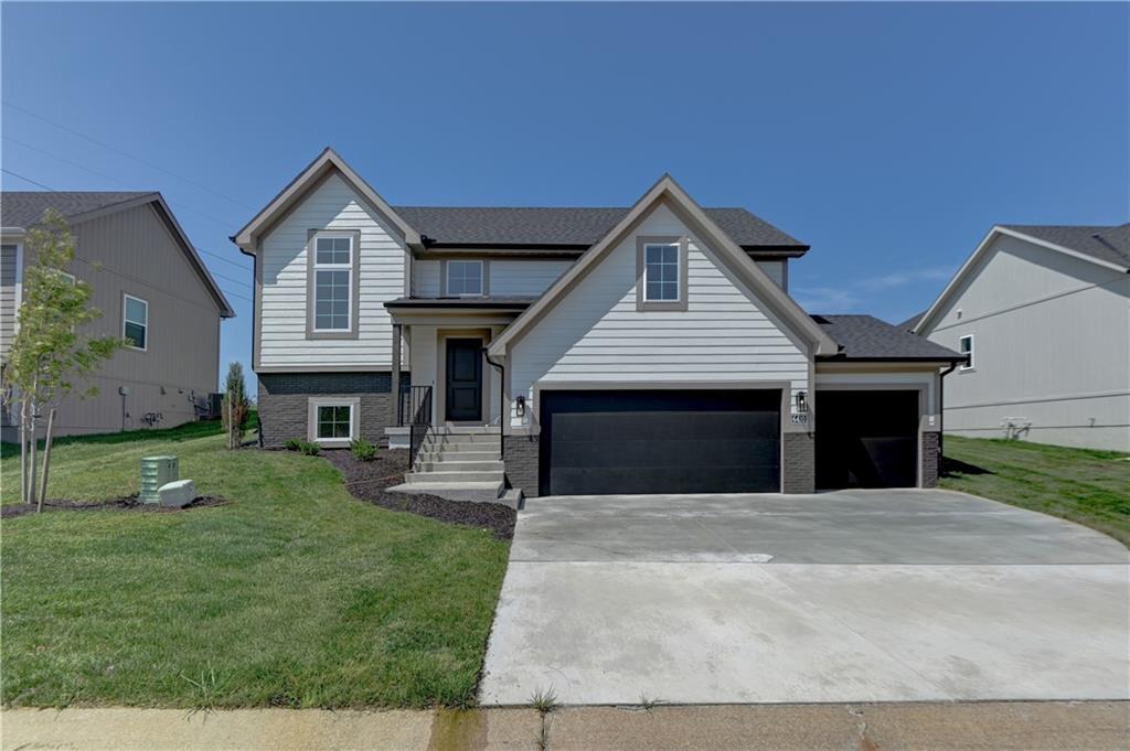 6410 NW 98th Street, Kansas City, MO 64153