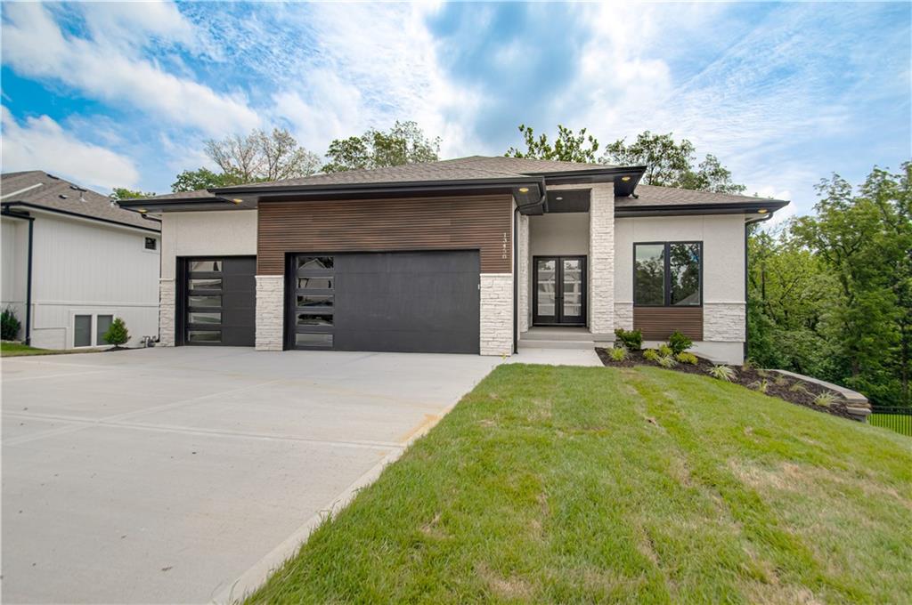 13458 Terrace Park Drive, Parkville, MO 64152
