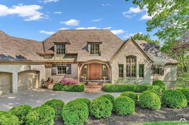 208 Fall Creek Drive, Lawrence, KS 66049