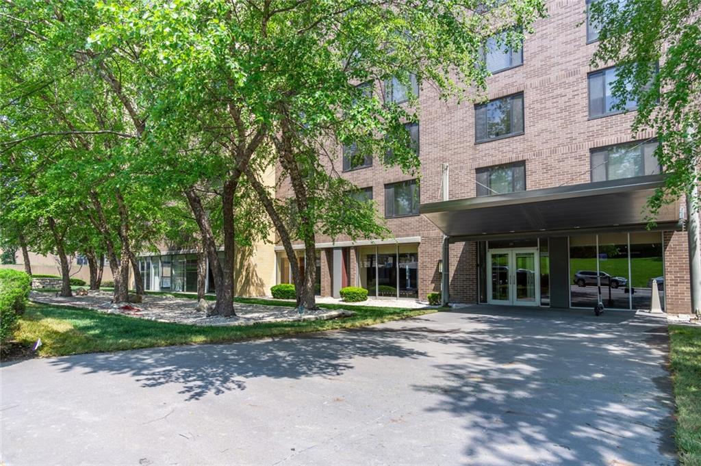 600 E 8th St Street, Kansas City, MO 64106