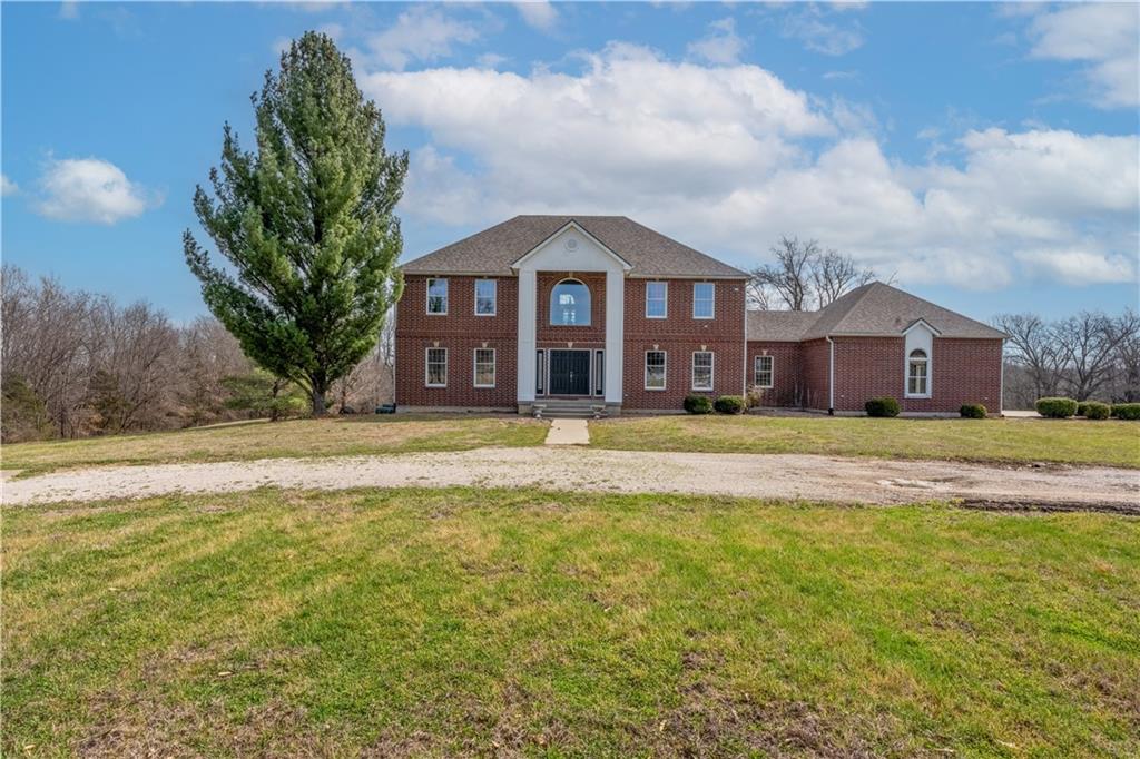 471 201st Road, Warrensburg, MO 64093