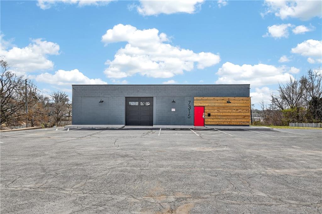 7315 Sni A Bar Road, Kansas City, MO 64129