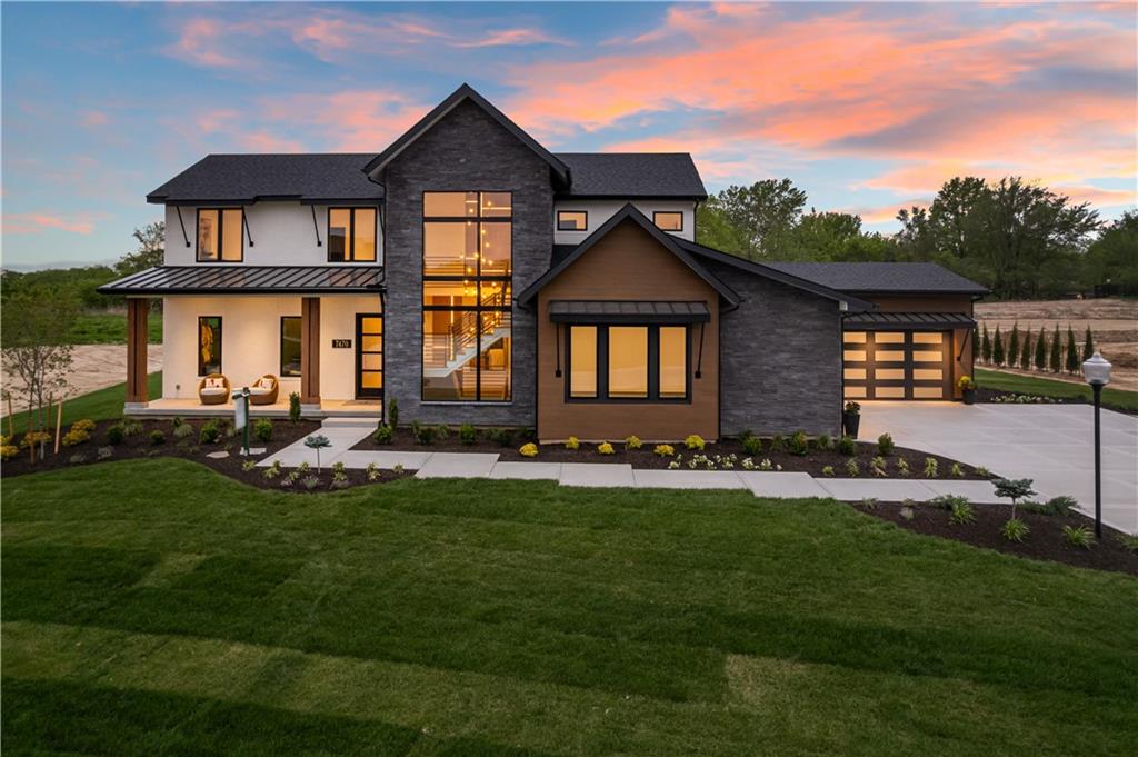 7470 NW Fawn Avenue, Parkville, MO 64152