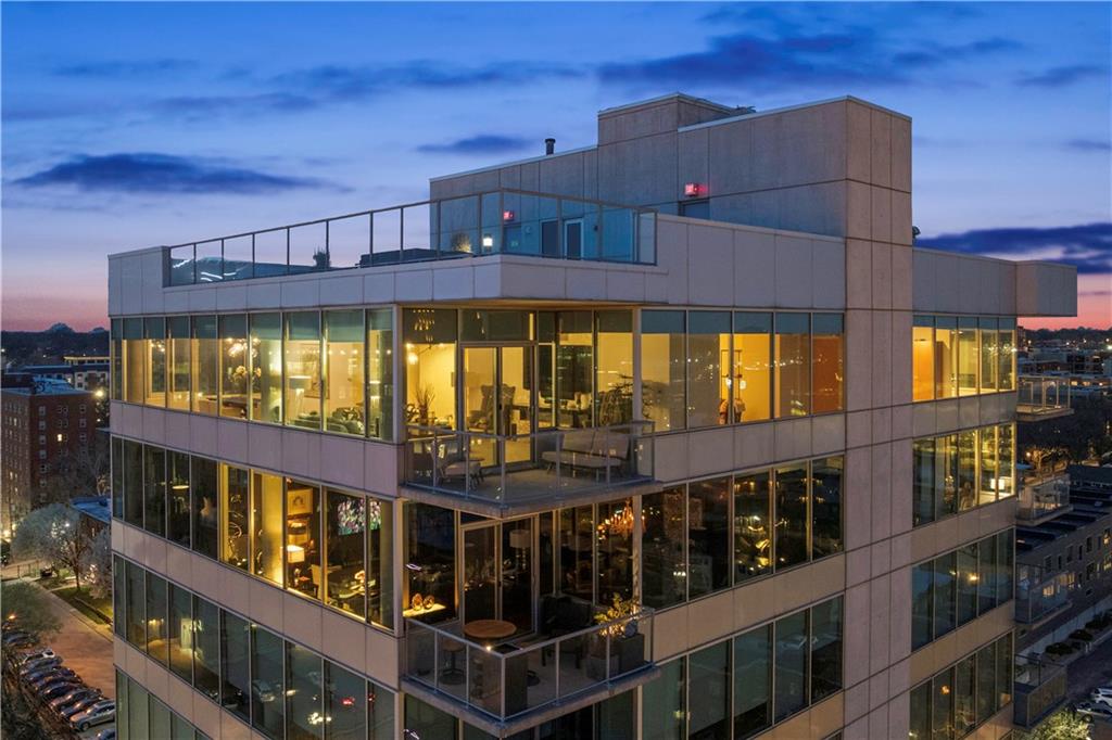 4646 Broadway Street, Kansas City, MO 64112