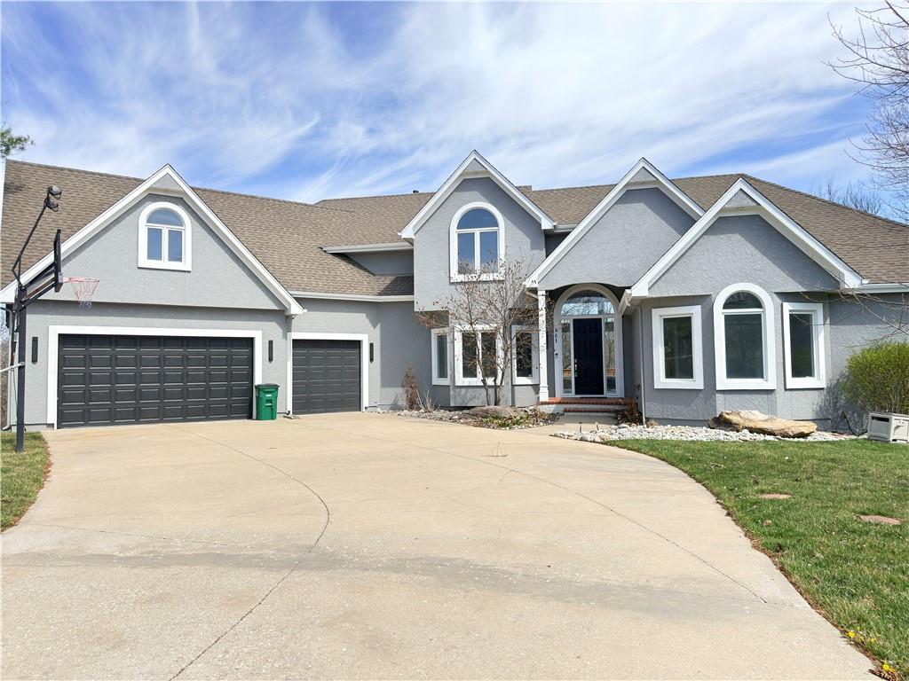 601 SW Forestpark Lane, Lee's Summit, MO 64081