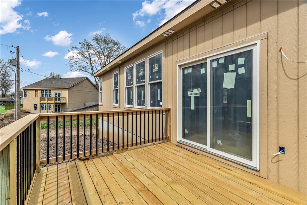 4 HIGHLAND Circle, Smithville, MO 64089