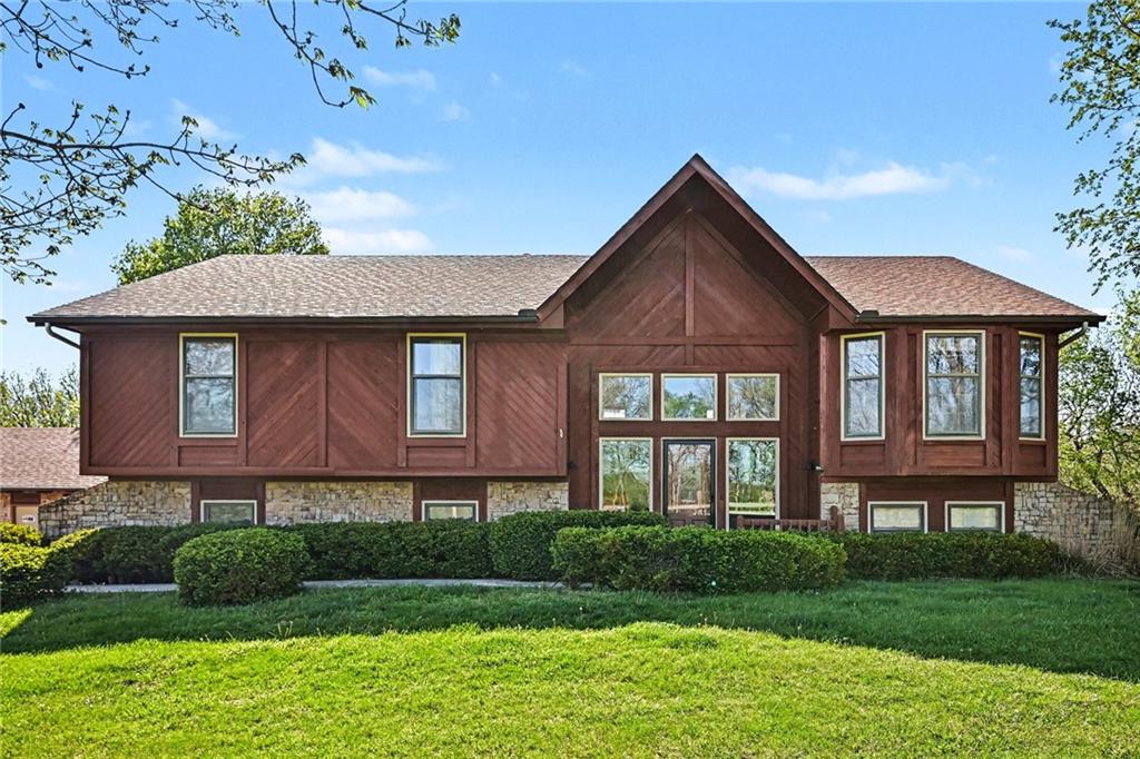 15800 Rule Lane, Smithville, MO 64089