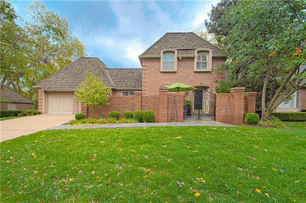 7 LeMans Court, Prairie Village, KS 66208