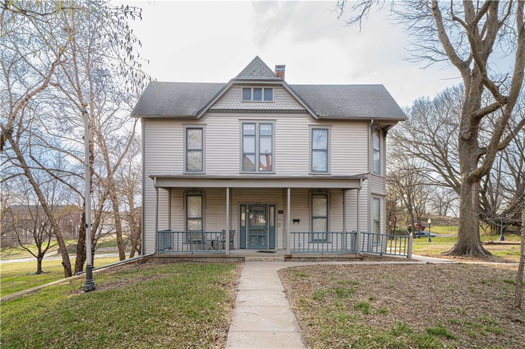 610 N 8th Street, St Joseph, MO 64501