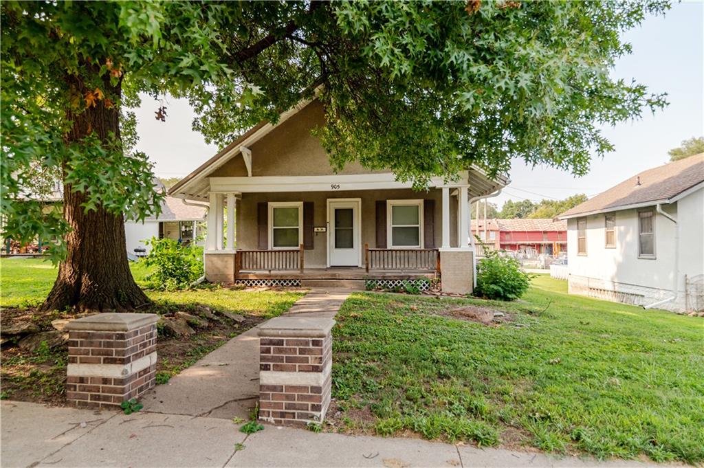 905 Parallel Street, Atchison, KS 66002