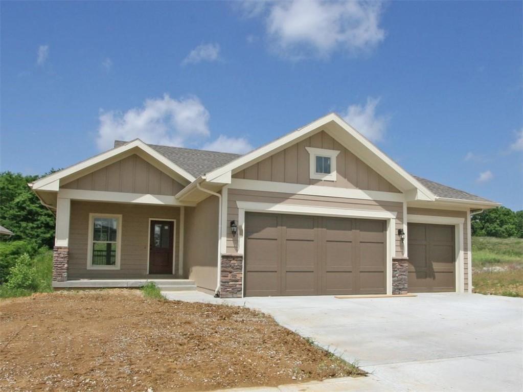 4820 NW Huonker Court, Riverside, MO 64150