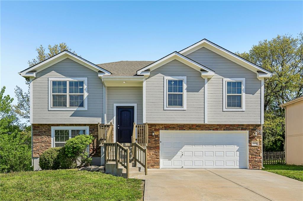 1614 NW Hilltop Lane, Grain Valley, MO 64029
