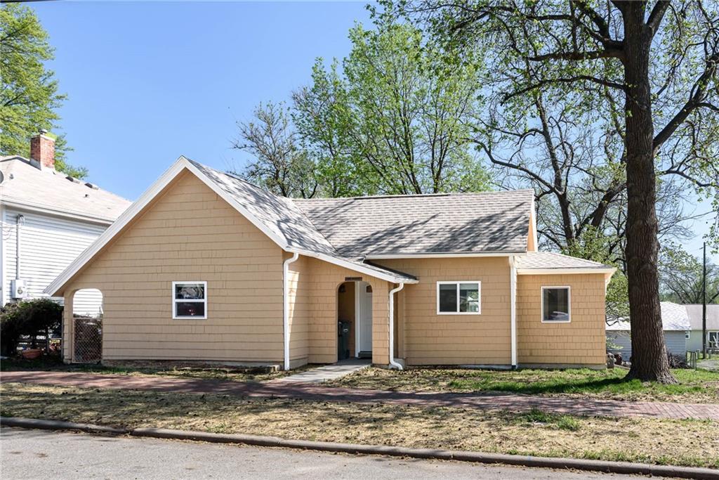 811 Dakota Street, Leavenworth, KS 66048