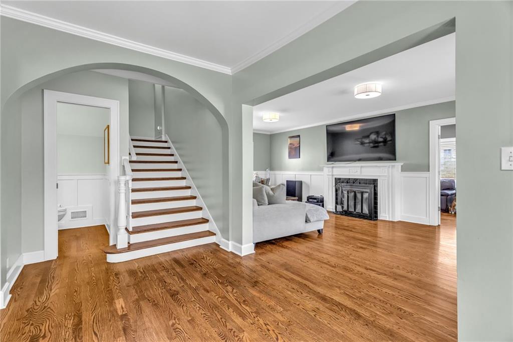 4975 Ward Parkway, Kansas City, MO 64112