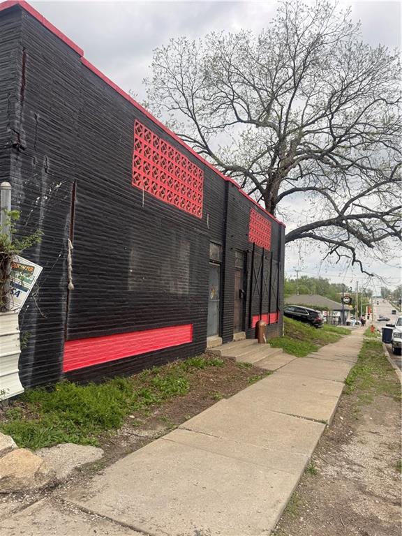 5528 Prospect Avenue, Kansas City, MO 64130
