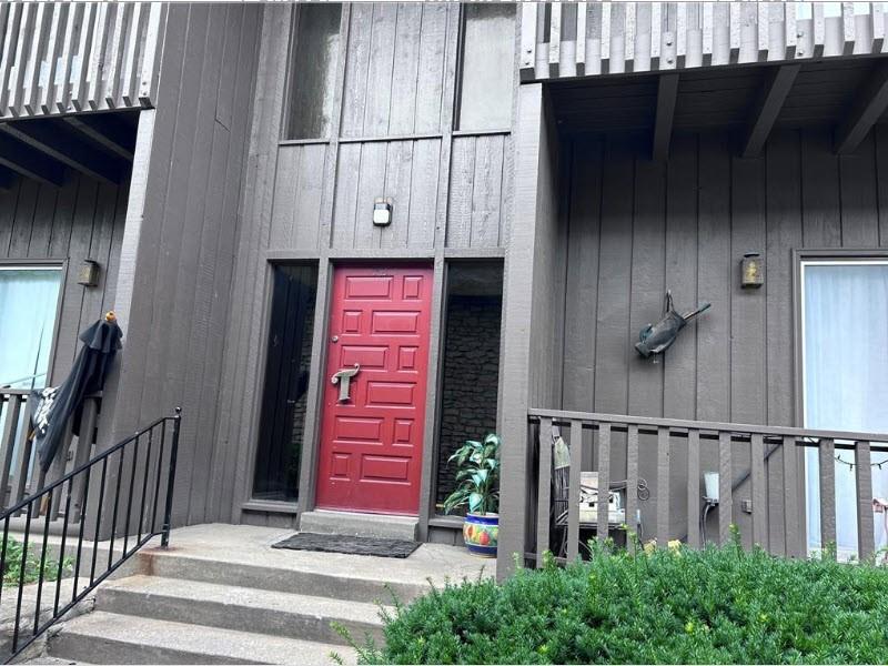 423 W 104th Street, Kansas City, MO 64114