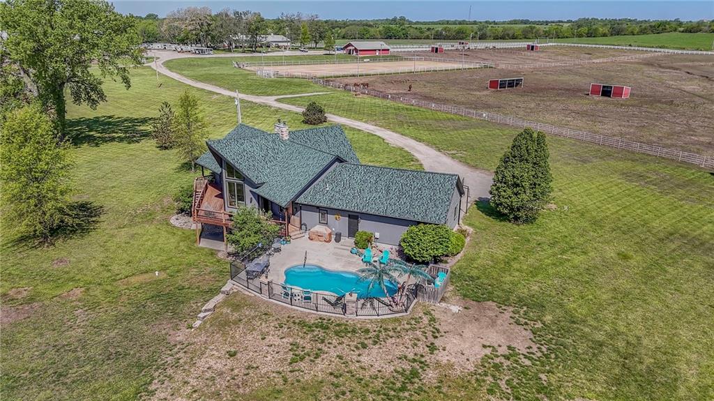 7325 SW 93rd Street, Wakarusa, KS 66546