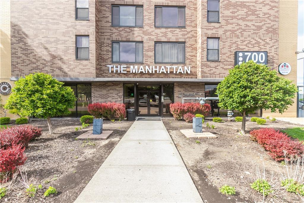 700 E 8th Street, Kansas City, MO 64106