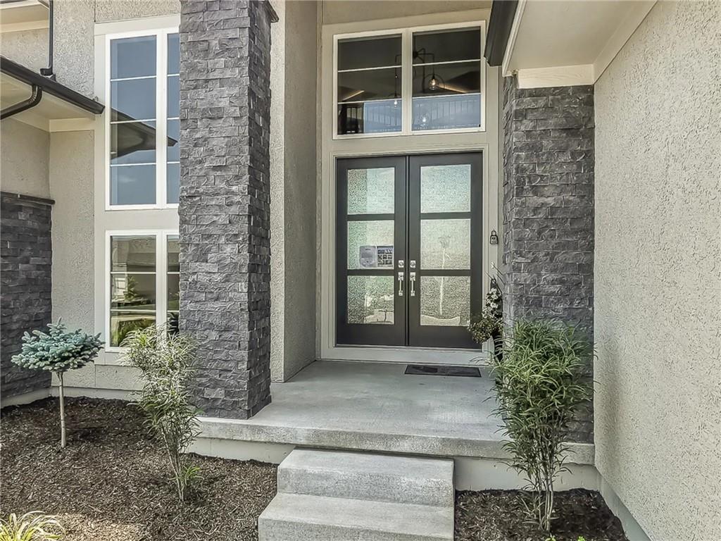 7924 Noble Street, Shawnee, KS 66220