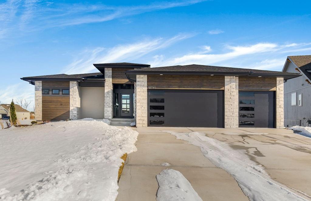 16771 S Twilight Lane, Olathe, KS 66062