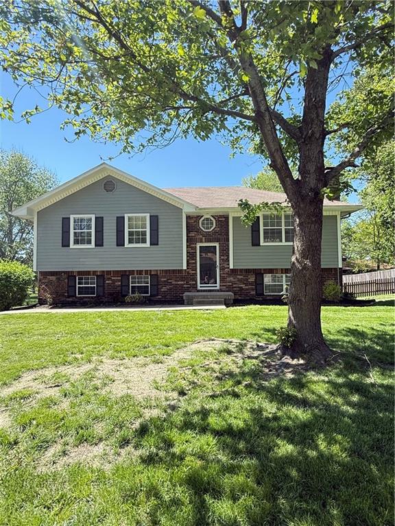 302 16th Avenue, Greenwood, MO 64034