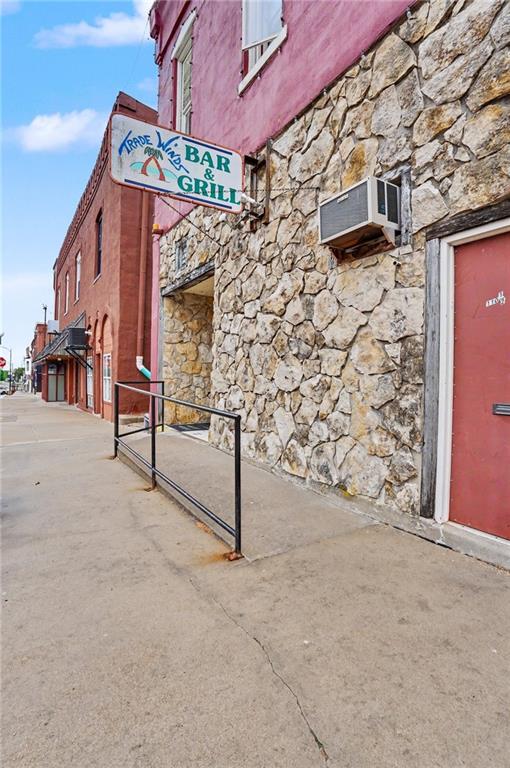 110 W 5th Avenue, Garnett, KS 66032