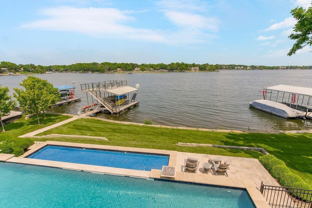 206 South Shore Drive, Lake Winnebago, MO 64034