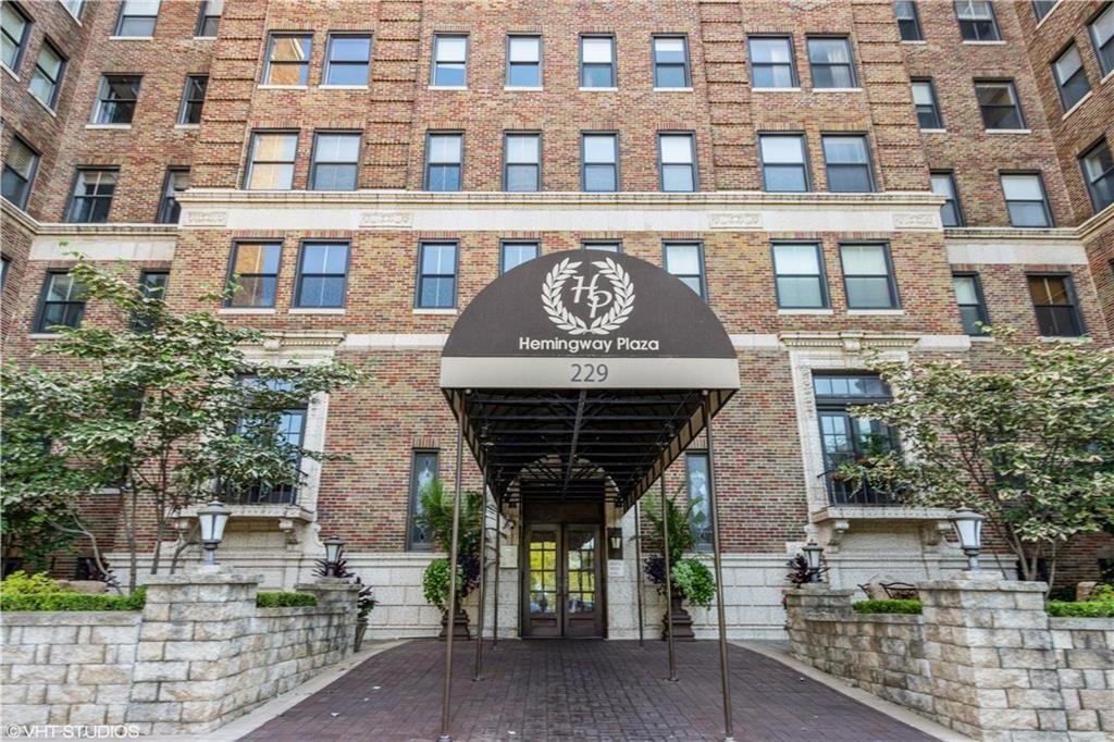 229 Ward Parkway, Kansas City, MO 64112