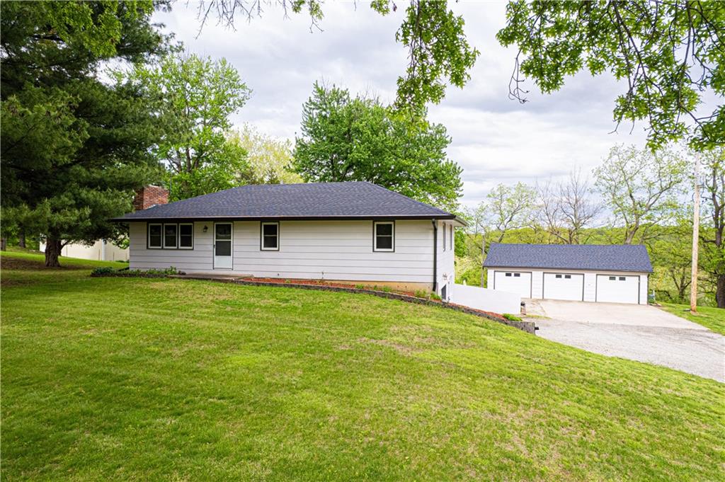 16929 State Route DD Highway, Savannah, MO 64485