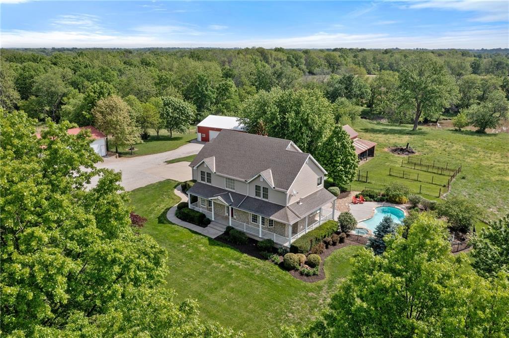 35559 Metcalf Road, Louisburg, KS 66053