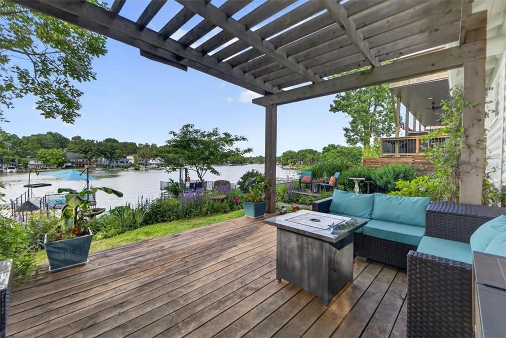 25 Beach Drive, Lake Tapawingo, MO 64015