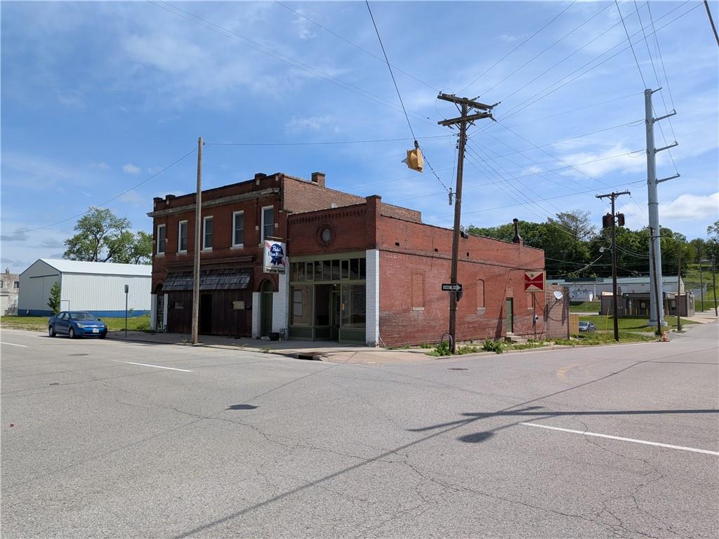 1001 N 3rd Street, St Joseph, MO 64501