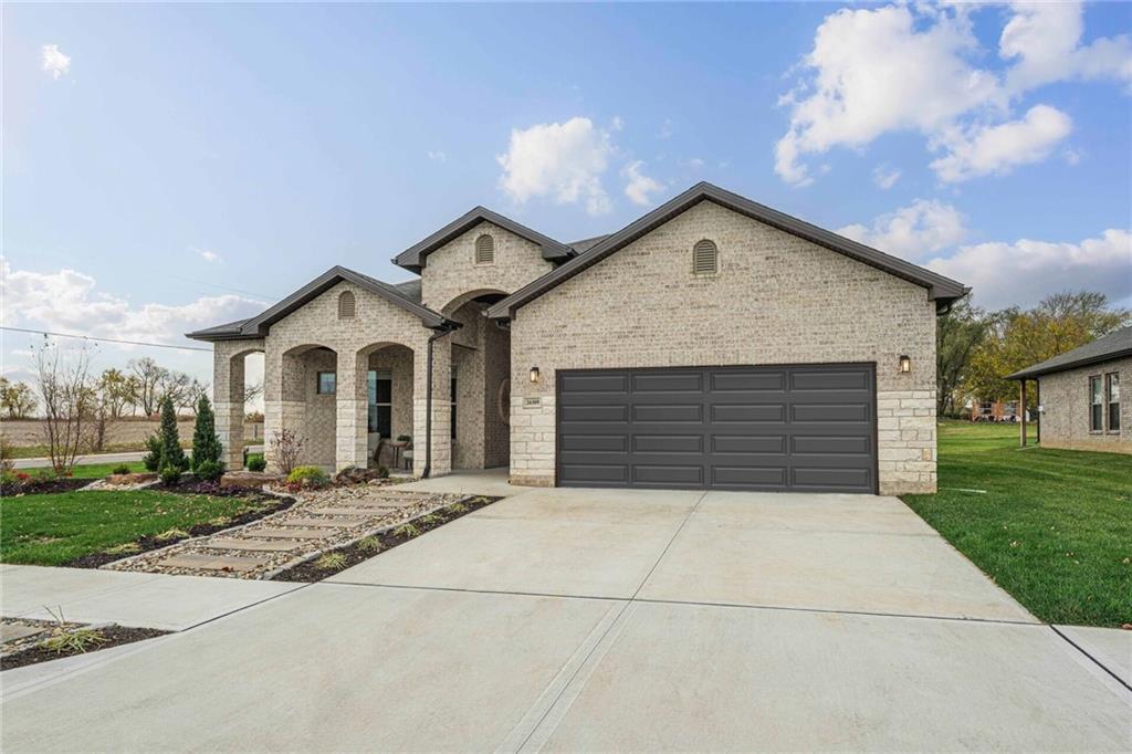 18390 W 195th Street, Spring Hill, KS 66083