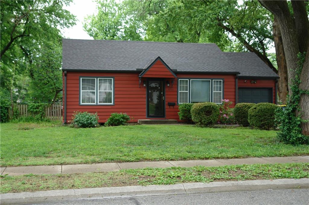 8212 Mackey Street, Overland Park, KS 66204