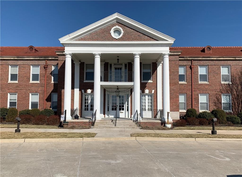 3500 N Village Suite 204 Drive, St Joseph, MO 64506