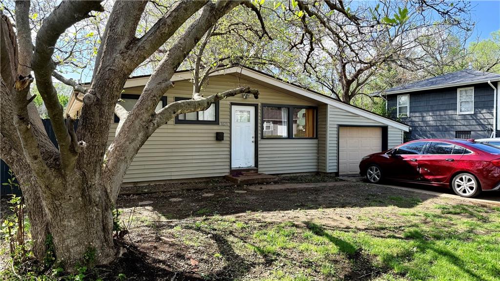 8620 Winchester Avenue, Kansas City, MO 64138